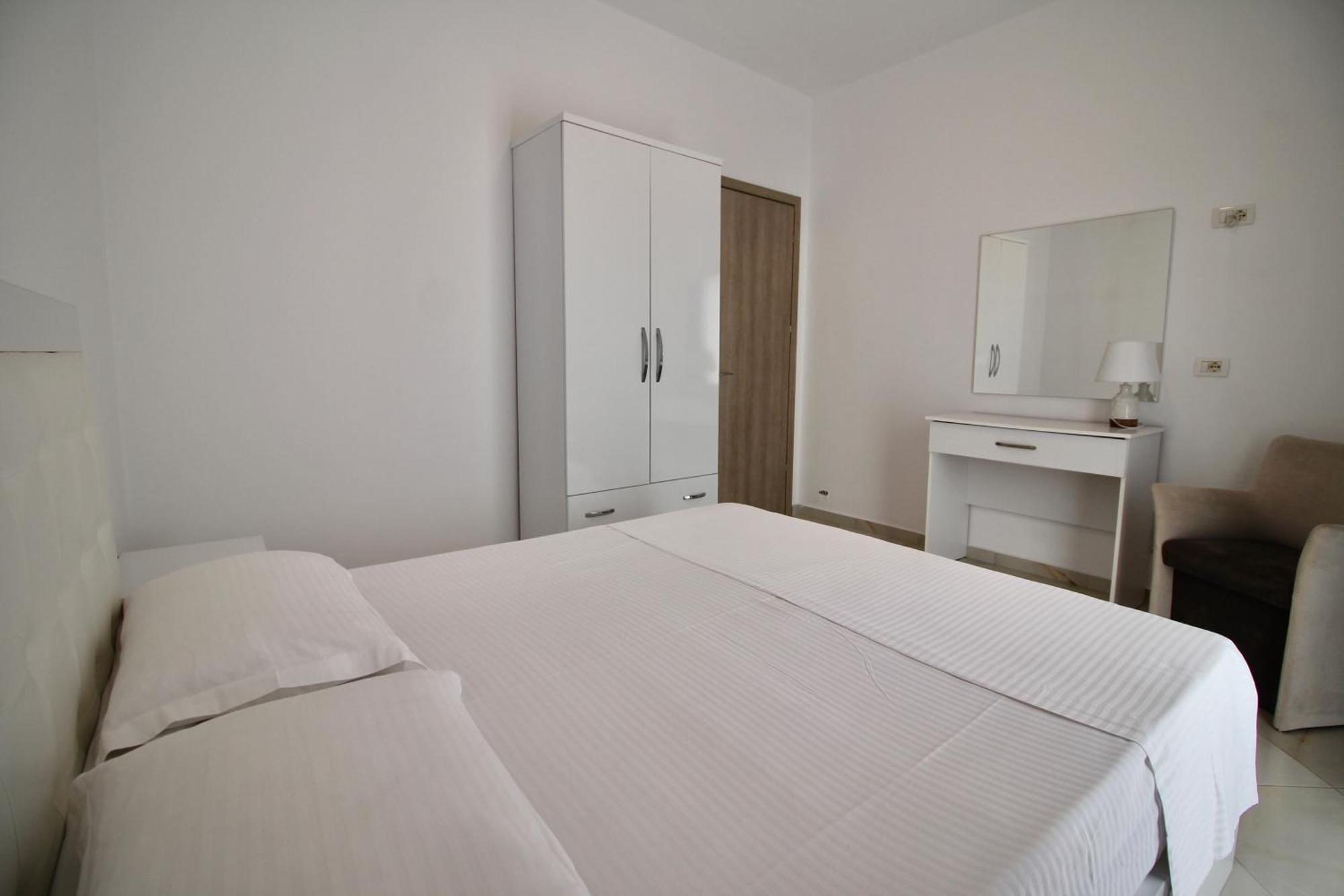 Saranda Apartaments Meta エクステリア 写真